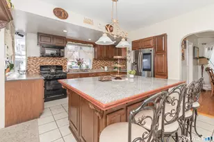 578 Beechmont Ave, Bridgeport, CT 06606 - Photo 9