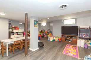 578 Beechmont Ave, Bridgeport, CT 06606 - Photo 35