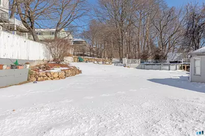 578 Beechmont Avenue, Bridgeport, CT 06606 - Photo 29