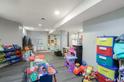 578 Beechmont Avenue, Bridgeport, CT 06606 - Photo 33