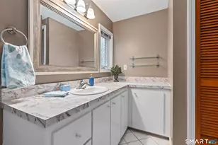 13 Byrne Ct, Farmington, CT 06032 - Photo 21