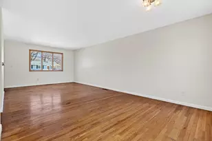 33 Cindy Ln, Groton, CT 06355 - Photo 5