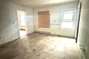 35 Frederick St, Waterbury, CT 06710 - Photo 11