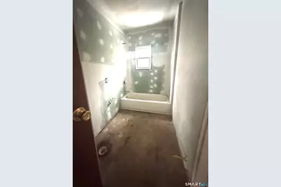 35 Frederick Street, Waterbury, CT 06710 - Photo 9