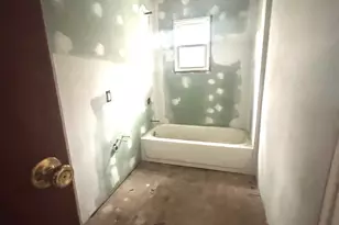 35 Frederick St, Waterbury, CT 06710 - Photo 9