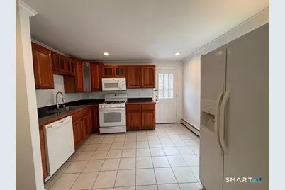 474 Indian Avenue, Bridgeport, CT 06606 - Photo 11