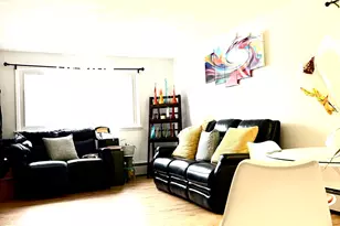 7 Dove Dr, Meriden, CT 06451 - Photo 3