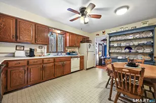 429 Rock House Rd, Redding, CT 06896 - Photo 7