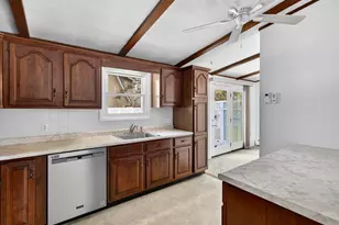 8 Lapstrake Ct, Groton, CT 06355 - Photo 11