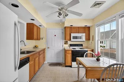 16 Silverbrook Lane #16, Clinton, CT 06413 - Photo 3