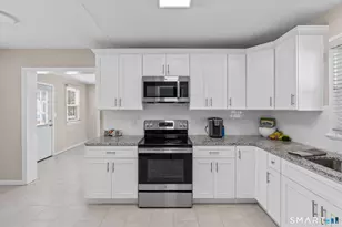 159 Ridgewood Rd, West Hartford, CT 06107 - Photo 13