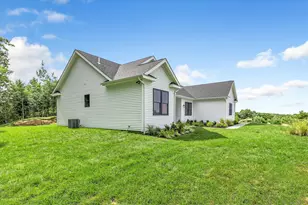 3 Hunting Rdg Rd, Middlebury, CT 06762 - Photo 5