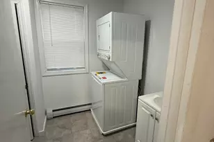 1 Farnsworth St, New London, CT 06320 - Photo 9