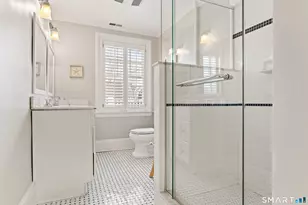 242 Ocean Dr W, Stamford, CT 06902 - Photo 25