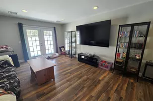 573 Wolcott Rd, Bristol, CT 06010 - Photo 23