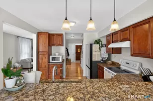 14 Warren St, New London, CT 06320 - Photo 17