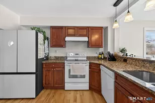 14 Warren St, New London, CT 06320 - Photo 15