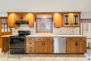 91 Gleeson Rd, Middletown, CT 06457 - Photo 5