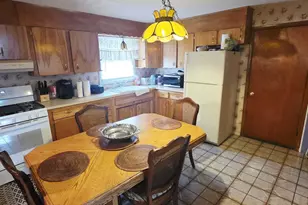 129 Price St, Bridgeport, CT 06610 - Photo 9