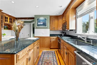 164 Farist Road, Fairfield, CT 06825 - Photo 15