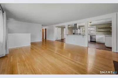 448 Mohegan Avenue Parkway, Waterford, CT 06375 - Photo 9