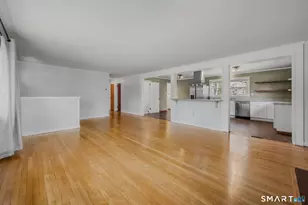 448 Mohegan Ave Pkwy, Waterford, CT 06375 - Photo 9