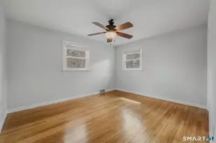 448 Mohegan Ave Pkwy, Waterford, CT 06375 - Photo 23