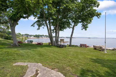 10 Montgomery Parkway, Branford, CT 06405 - Photo 17