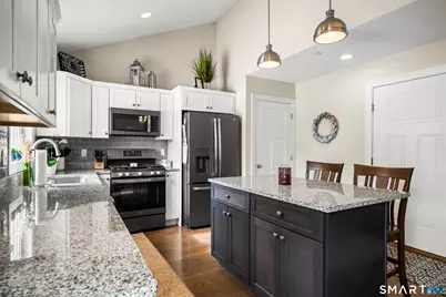 109 Old Village Circle, Windsor, CT 06095 - Photo 7