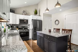 109 Old Village Cir, Windsor, CT 06095 - Photo 7