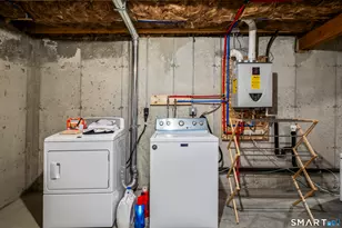 109 Old Village Cir, Windsor, CT 06095 - Photo 33