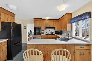 7 Laurel Hill Dr S, East Lyme, CT 06357 - Photo 11