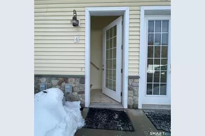 157 West Main Street #4, East Lyme, CT 06357 - Photo 1