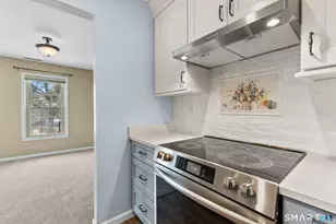 7 Newberry Ln, Glastonbury, CT 06033 - Photo 9