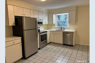 26 College Street #APT 2, Clinton, CT 06413 - Photo 9