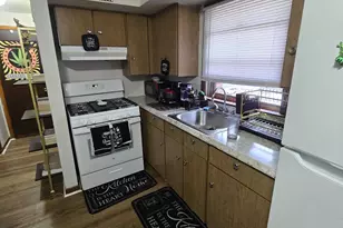 880 1st Ave, West Haven, CT 06516 - Photo 7