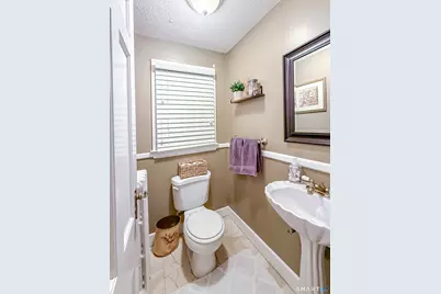 84 Grennan Road, West Hartford, CT 06107 - Photo 9