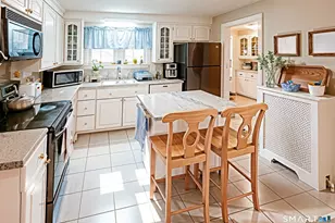 84 Grennan Rd, West Hartford, CT 06107 - Photo 7