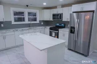 28 Bolton St, Hartford, CT 06114 - Photo 5