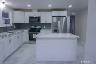 28 Bolton St, Hartford, CT 06114 - Photo 3