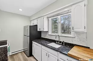 39 Founders Village, Clinton, CT 06413 - Photo 11