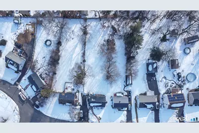 135 London Drive, Hamden, CT 06517 - Photo 5