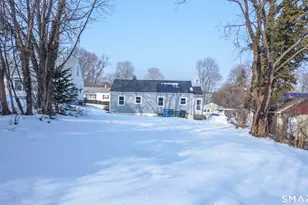 135 London Dr, Hamden, CT 06517 - Photo 39