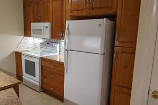 95 Woodsedge Dr, Newington, CT 06111 - Photo 3