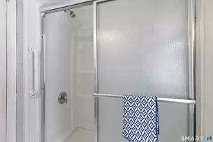 49 Tyler St, Bloomfield, CT 06002 - Photo 17