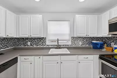 31 Bridge Street, Montville, CT 06353 - Photo 5