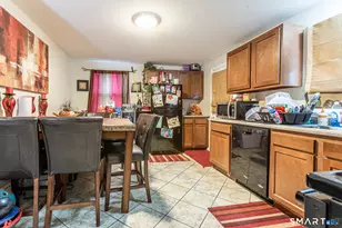 240 W Center St, Manchester, CT 06040 - Photo 9