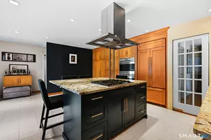 15 4 Brooks Cir, Stamford, CT 06903 - Photo 11