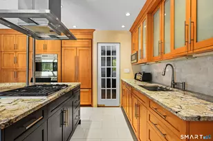 15 4 Brooks Cir, Stamford, CT 06903 - Photo 13