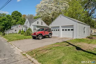 1 Middle St, Waterford, CT 06385 - Photo 3